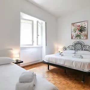 https://primopiano-pellegrino-rossi.it-lombardy.com